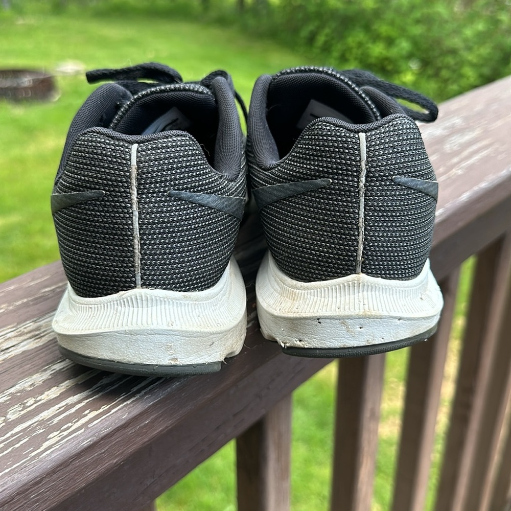 ✨NIKE✨ RUNNING SHOES - Picture 3 of 4
